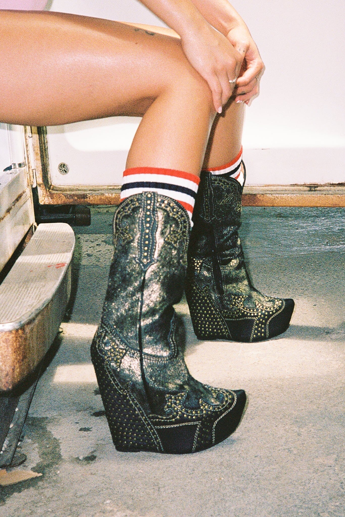 GIDDY-STUD - Image 4