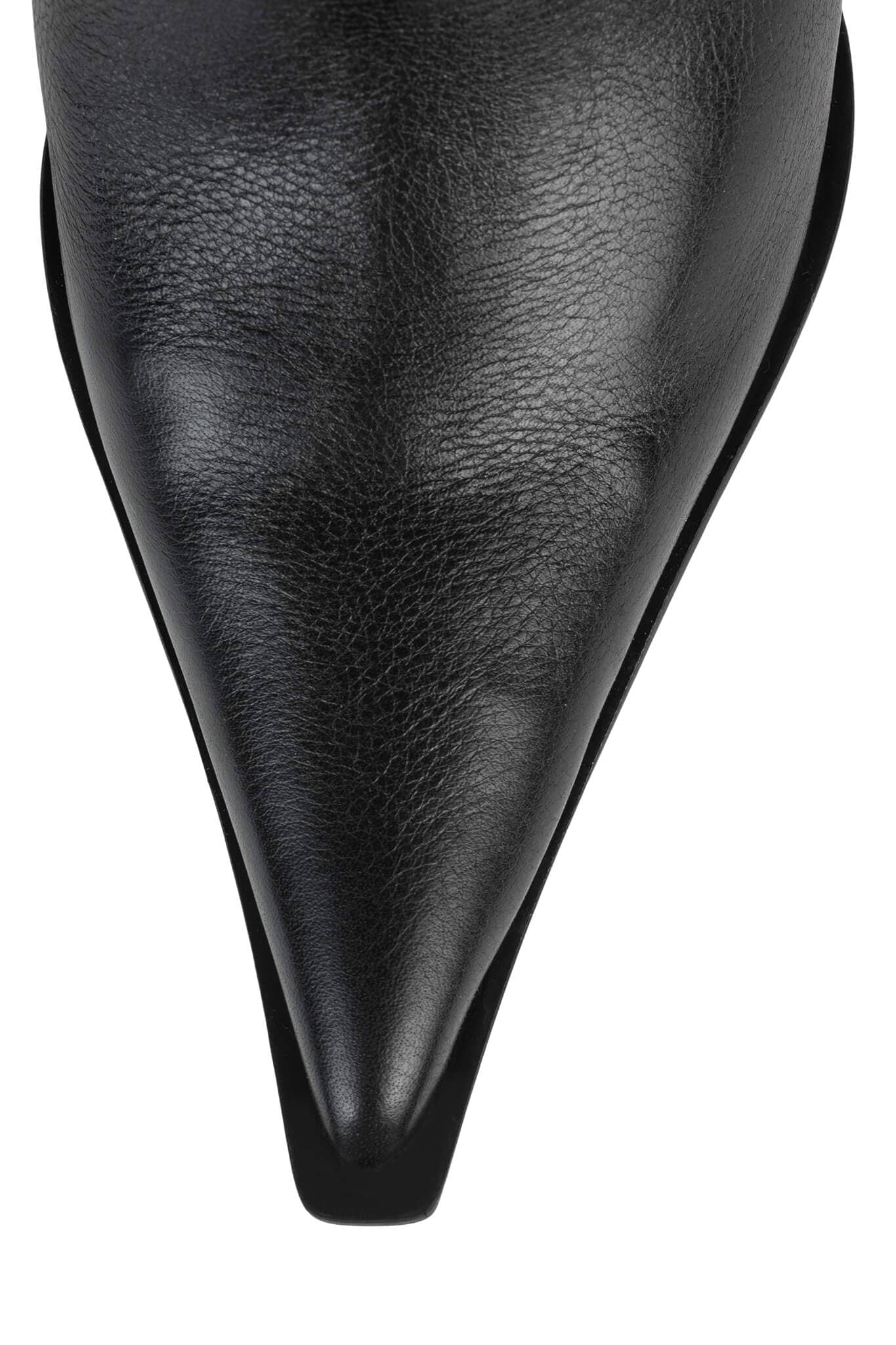 ROUND-UP - Image 12